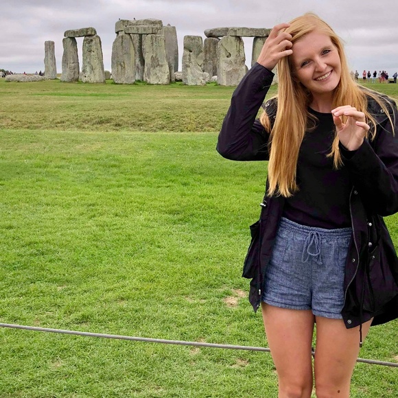 Meet Your Posher - Picture 4 of 5